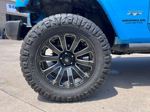 Used 2017 Jeep Wrangler Unlimited Sahara w/ Connectivity Group AWD/4WD image 49