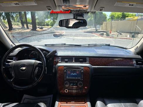 Used 2008 Chevrolet Avalanche LTZ w/ LTZ Preferred Equipment Group AWD/4WD image 18