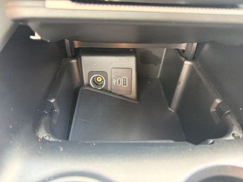 Used 2025 Ford Explorer Active RWD image 19