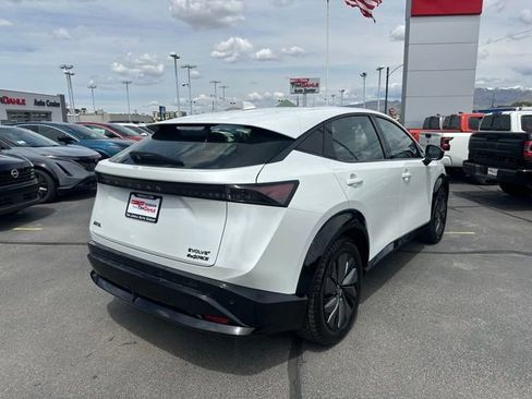 Used 2024 Nissan Ariya AWD image 10