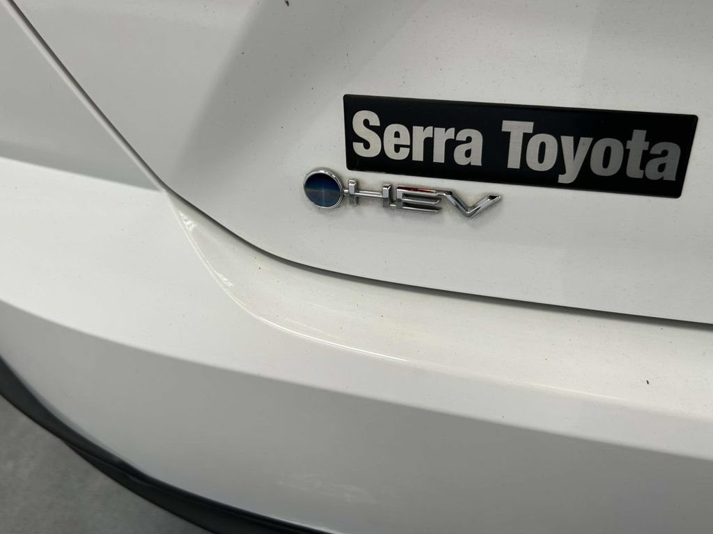 Used 2025 Toyota Camry SE w/ Convenience Package FWD image 11