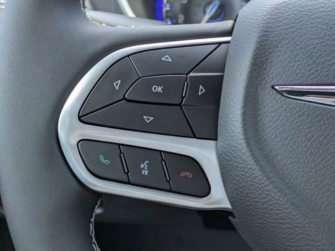 New 2026 Chrysler Pacifica Select FWD image 19