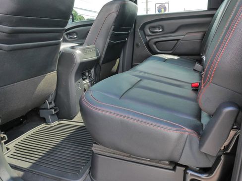 Used 2021 Nissan Titan PRO-4X w/ Pro-4x Convenience Package AWD/4WD image 17
