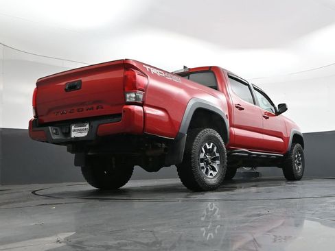 Used 2016 Toyota Tacoma TRD Off-Road image 34