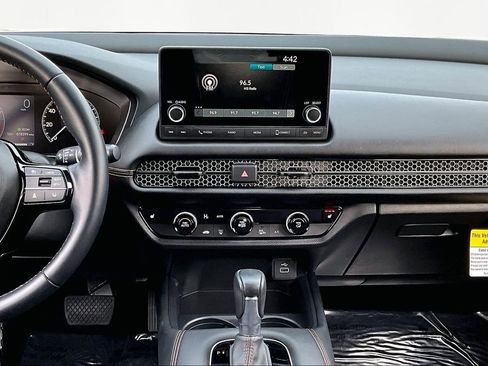 Certified 2025 Honda HR-V Sport image 9