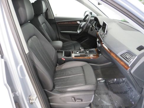 Used 2018 Audi Q5 2.0T Premium Plus w/ Premium Plus Package AWD/4WD image 11