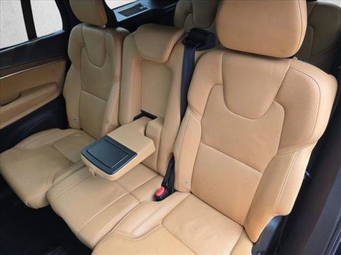 Used 2017 Volvo XC90 T8 Inscription w/ Vision Package AWD/4WD image 11