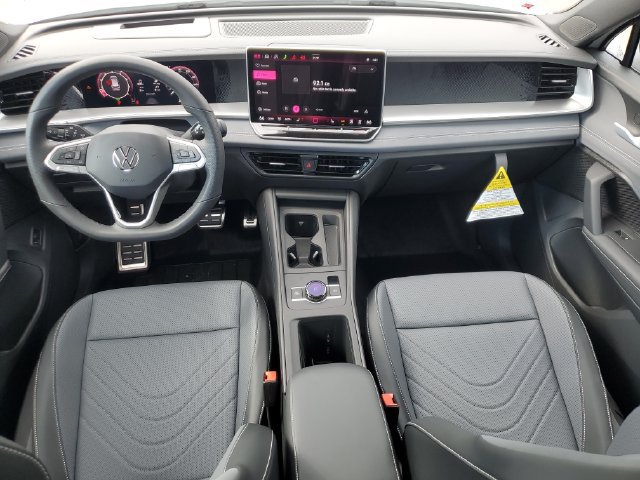 New 2026 Volkswagen Tiguan SE R-Line FWD image 15