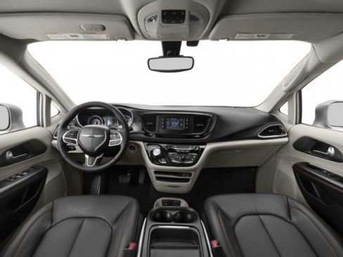 Used 2017 Chrysler Pacifica Limited w/ Advanced Safetytec Group image 11