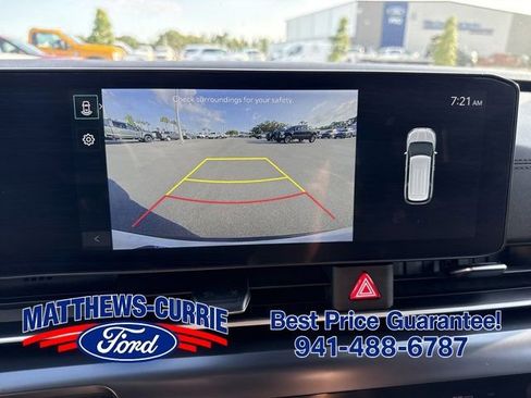 Used 2025 Kia Carnival FWD image 19