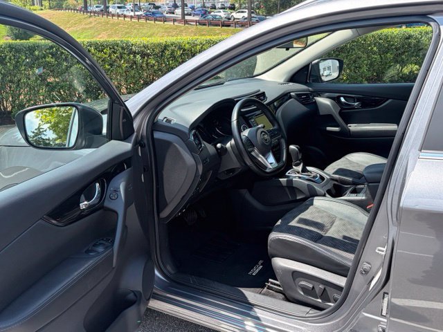 Used 2022 Nissan Rogue Sport SV w/ Technology Package AWD/4WD image 14