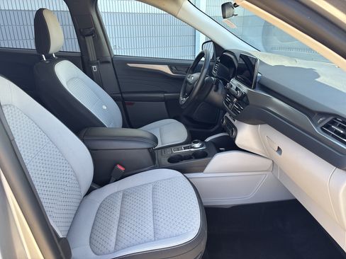 Used 2023 Ford Escape Active AWD/4WD image 5