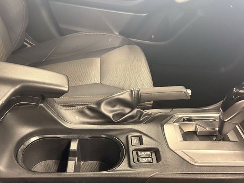 Used 2021 Subaru Crosstrek 2.0i Premium image 31