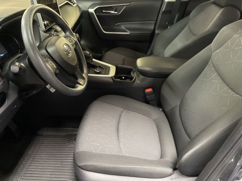 Used 2025 Toyota RAV4 XLE image 9