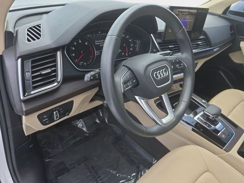Used 2023 Audi Q5 2.0T Premium w/ Convenience Package AWD/4WD image 26