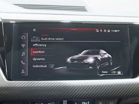 Used 2023 Audi e-tron GT Prestige image 24