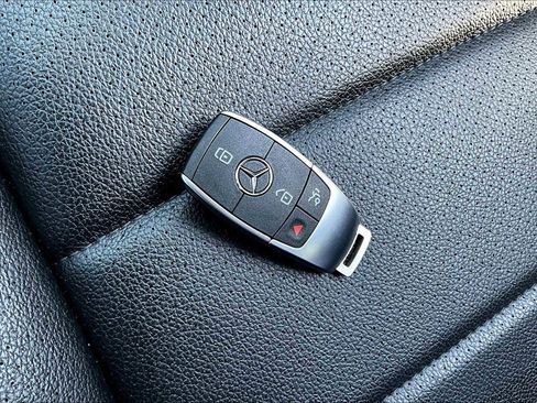 Used 2022 Mercedes-Benz GLS 450 4MATIC image 31