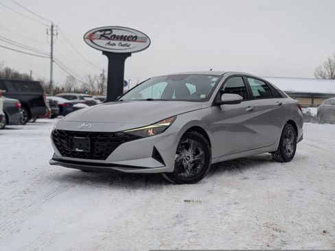 Used 2021 Hyundai Elantra SEL image 1