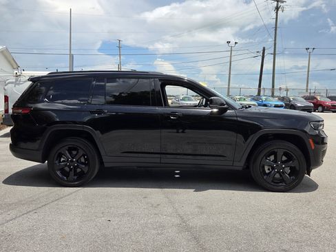 Used 2024 Jeep Grand Cherokee L Altitude RWD image 6