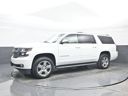 Used 2018 Chevrolet Suburban Premier RWD image 2