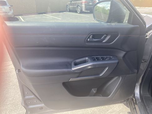 Used 2024 Nissan Pathfinder Rock Creek AWD/4WD image 7