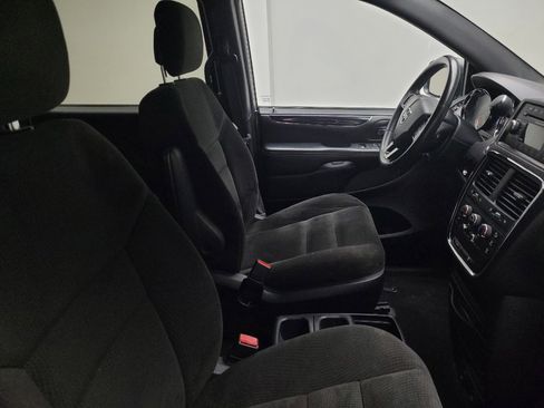 Used 2016 Dodge Grand Caravan SE FWD image 21