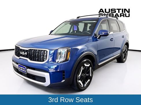 Used 2025 Kia Telluride EX w/ EX Captain's Chair Package FWD image 3