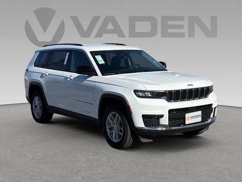 Used 2023 Jeep Grand Cherokee L Laredo image 1