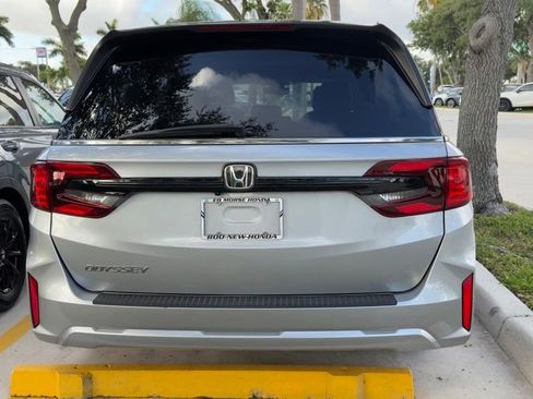 Used 2025 Honda Odyssey EX-L image 8