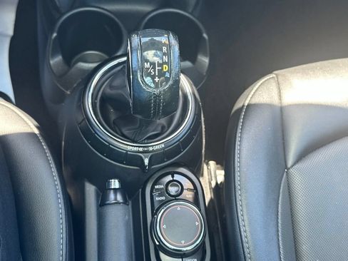 Used 2016 MINI Cooper 4-Door Hardtop FWD image 17