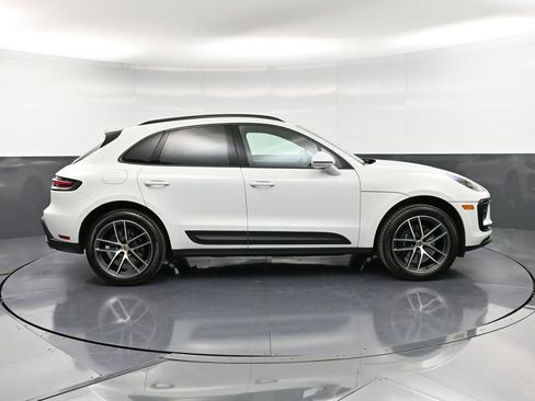 Certified 2025 Porsche Macan image 9