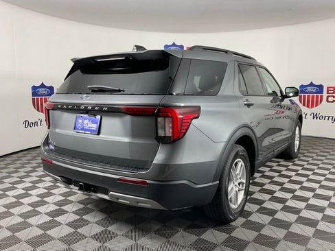 New 2026 Ford Explorer Active w/ Active Comfort Package image 3