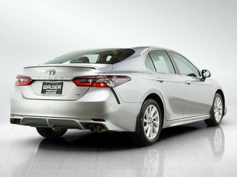 Used 2024 Toyota Camry SE FWD image 5