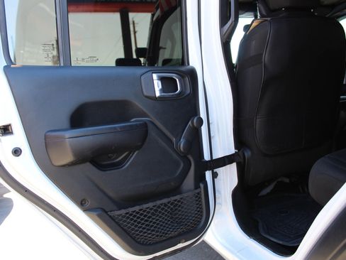 Used 2021 Jeep Wrangler Unlimited Sport image 12