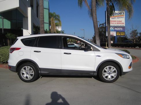 Used 2016 Ford Escape S image 3