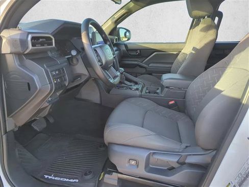 Certified 2024 Toyota Tacoma SR AWD/4WD image 11