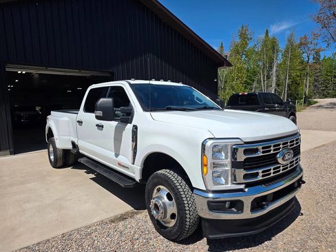 Used 2023 Ford F350 XLT AWD/4WD image 11