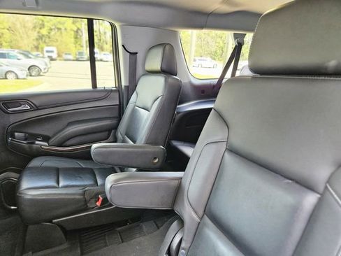 Used 2018 Chevrolet Suburban LT image 27