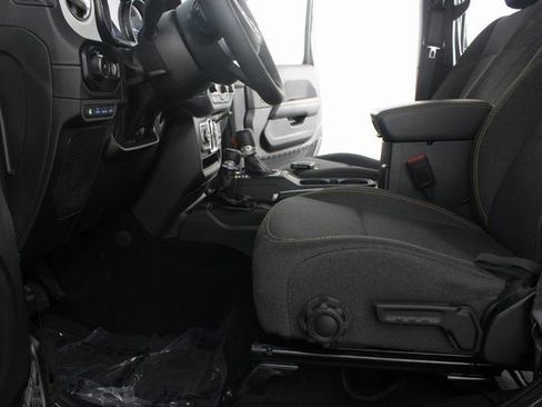 Used 2025 Jeep Wrangler Sahara 4xe image 15