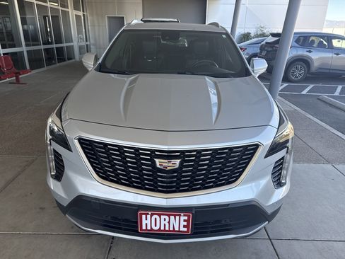 Used 2020 Cadillac XT4 Premium Luxury image 2