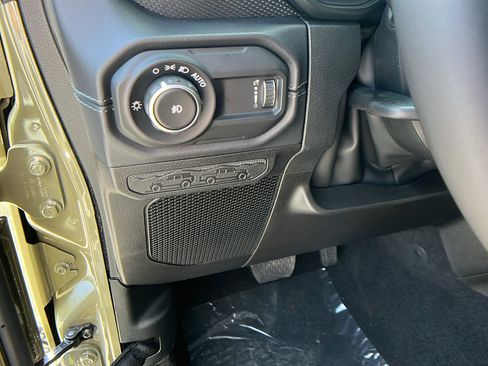 New 2025 Jeep Wrangler Unlimited Rubicon image 22