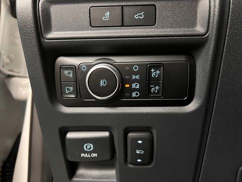Used 2023 Ford Expedition Max Platinum AWD/4WD image 12