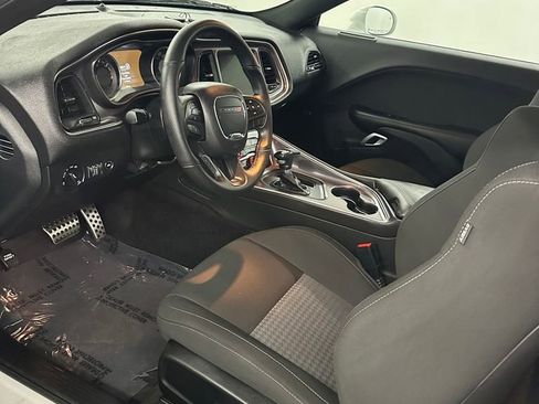 Used 2018 Dodge Challenger R/T Scat Pack w/ Dynamics Package RWD image 10