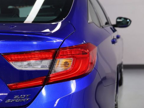 Used 2018 Honda Accord Sport image 14