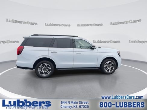 Used 2025 Ford Expedition Active AWD/4WD image 9