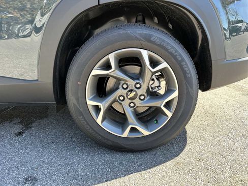 New 2026 Chevrolet Trax LT w/ Sunroof Package image 12