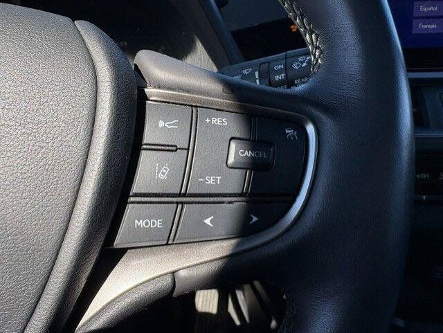 Used 2024 Lexus UX 250h F Sport AWD/4WD image 18