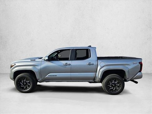 Used 2025 Toyota Tacoma TRD Sport image 8