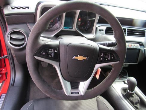 Used 2014 Chevrolet Camaro SS w/ SS Performance Package RWD image 27