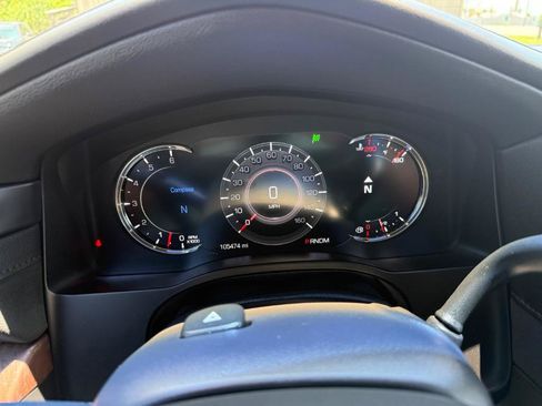 Used 2016 Cadillac Escalade Premium RWD image 12